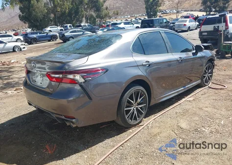 2022 Toyota Camry Se z USA, uszkodzony, nr VIN 4T1T11AK2NU042715